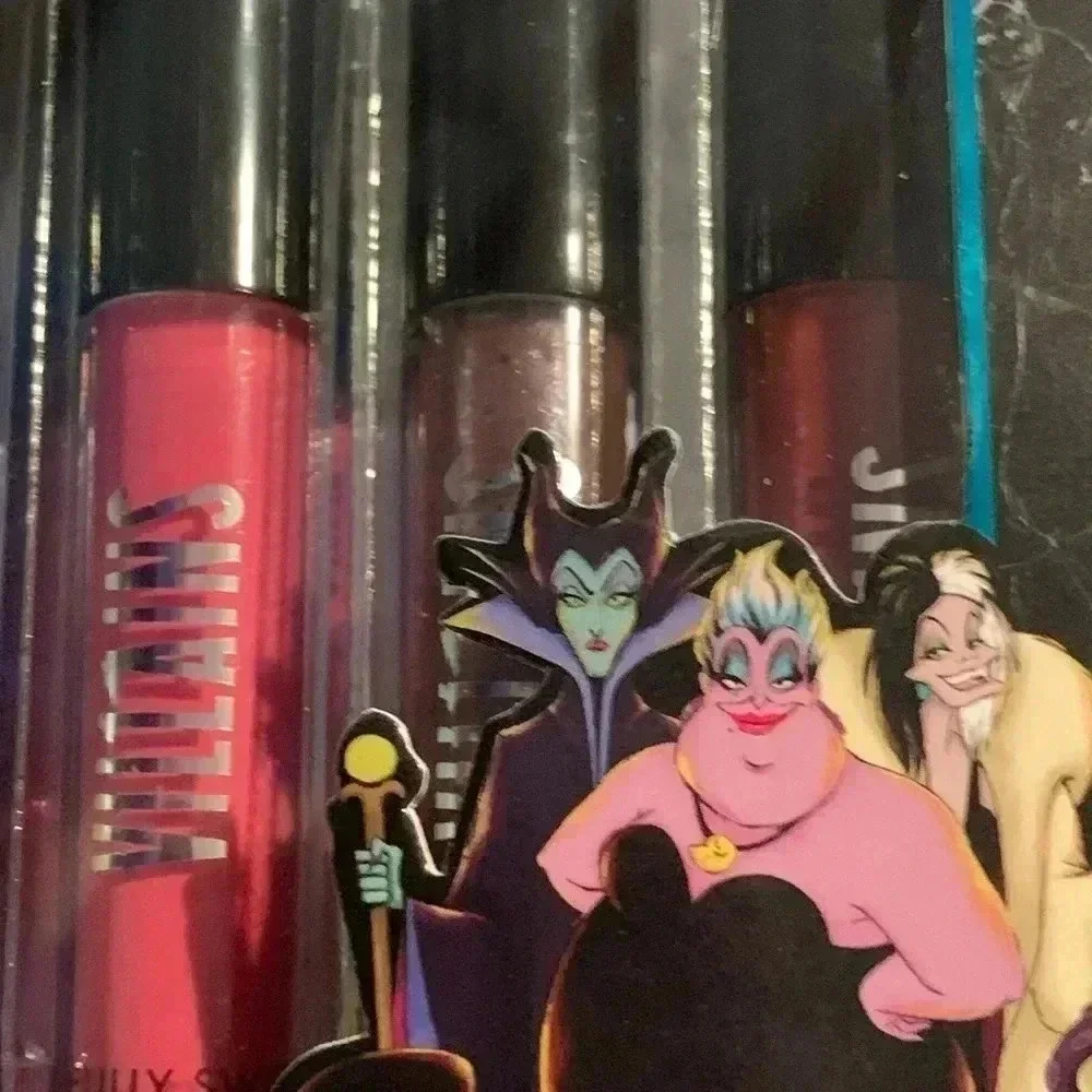 🤎SOLD🤎NWT Disney Villain Ladies 5 PK of Lipgloss 5 different shades - Picture 6 of 10